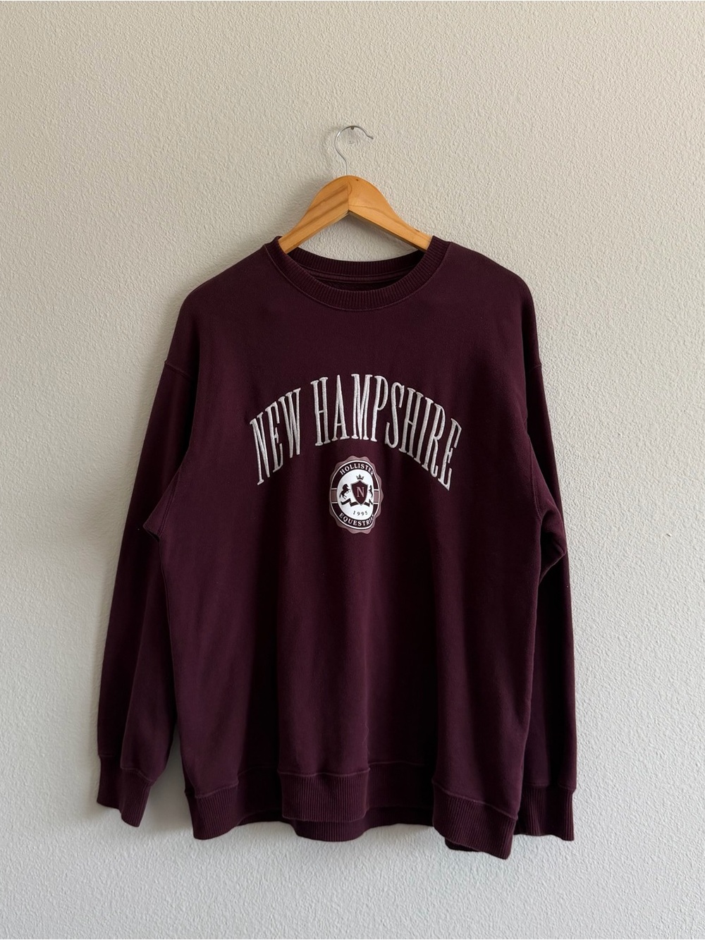 Hollister Maroon Crewneck Sweatshirt with Chest Graphic